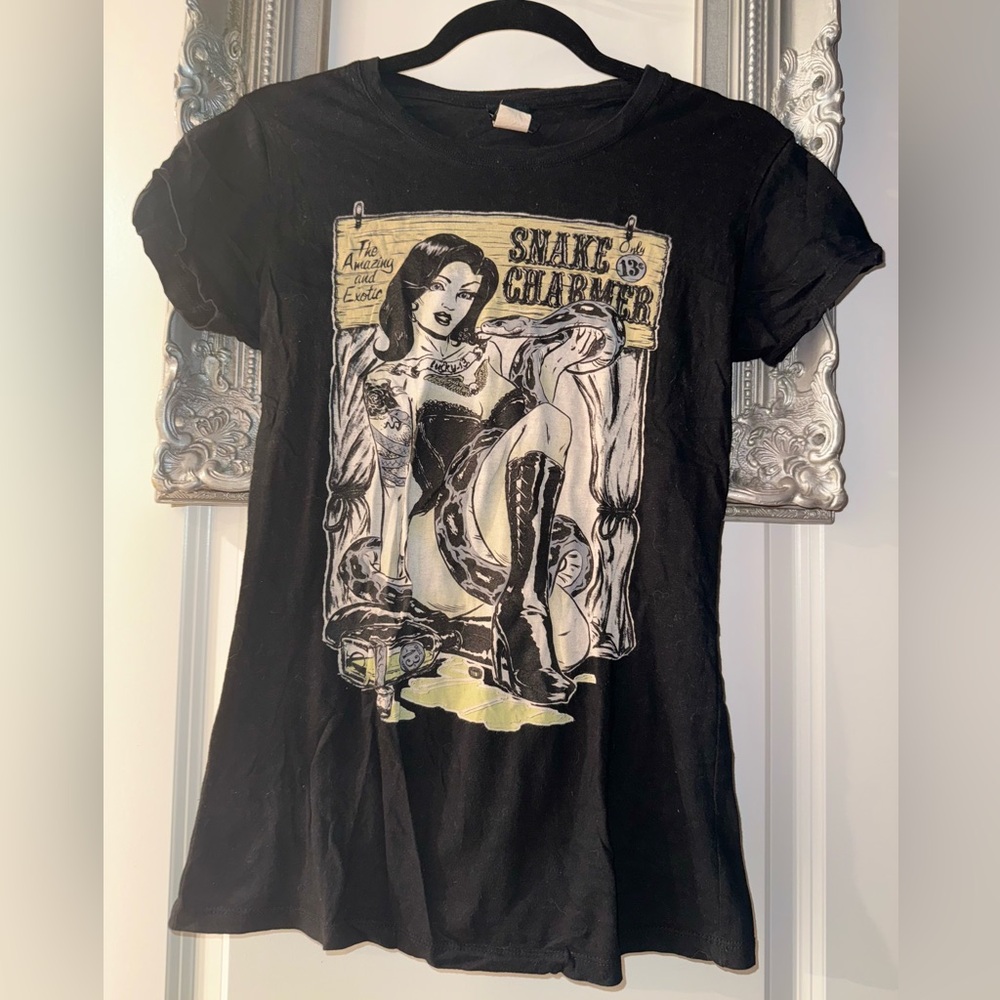 Lucky 13 Large The Amazing & Exotic Snake Charmer Woman Graphic Black Tee Shirt
